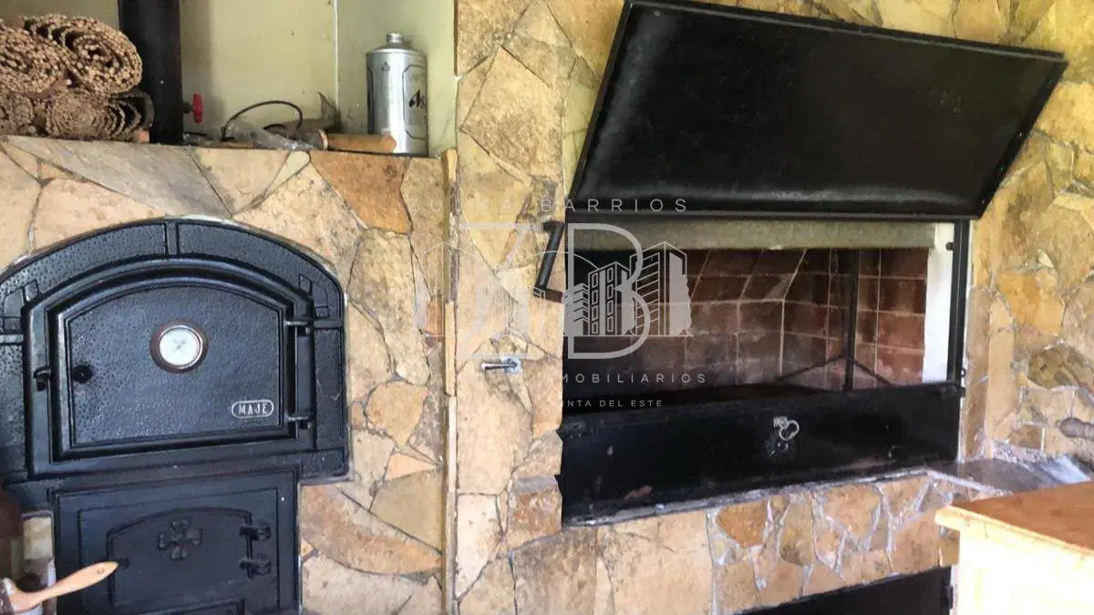 Espectacular casa en Alquiler en El Lauquen 3