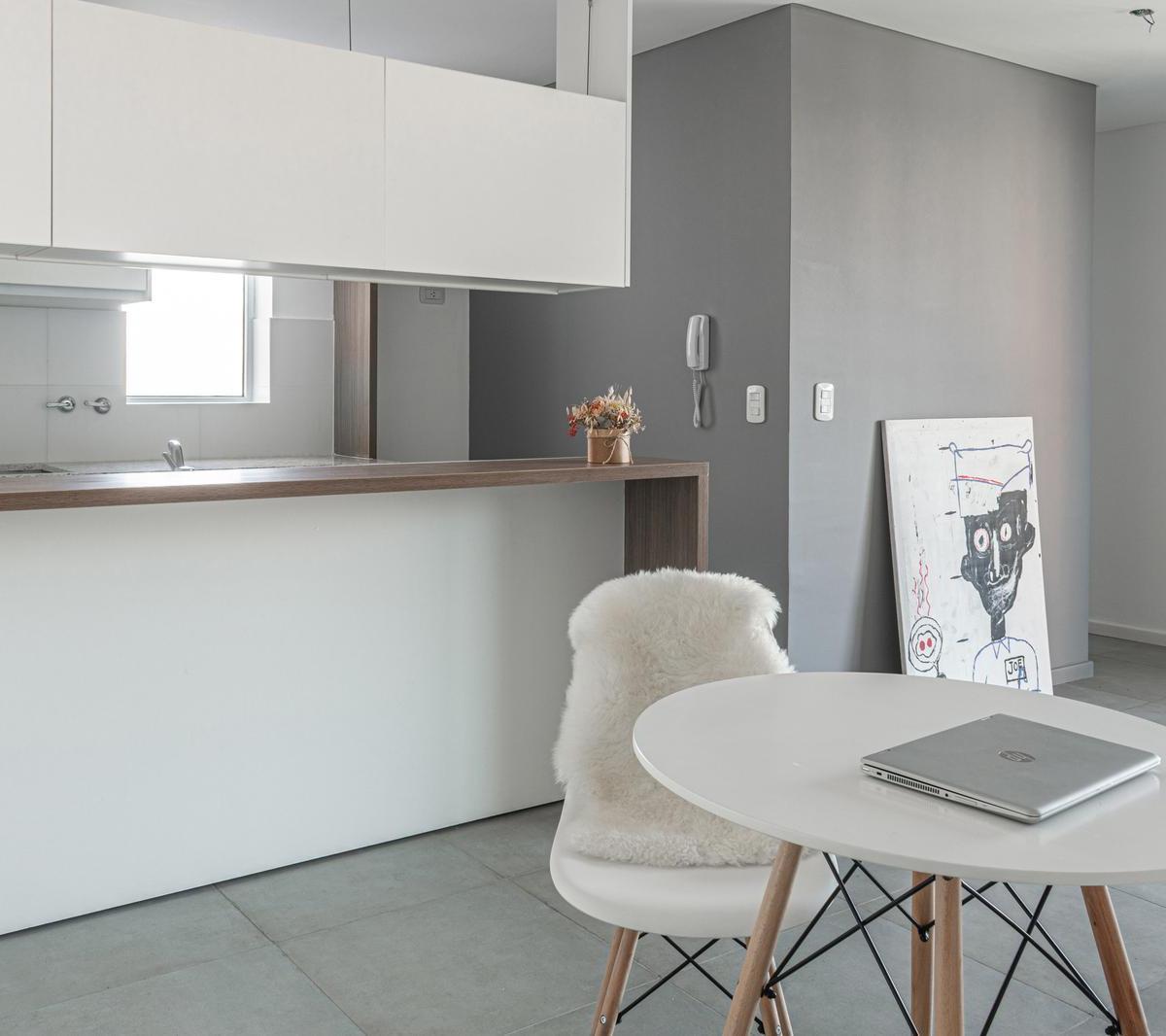 Foto de DEPARTAMENTO DE DOS DORMITORIOS VENTA SUM Y PARRILLERO ABASTO ROSARIO, imagen 5
