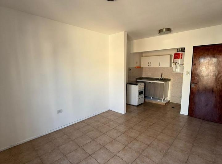 DEPARTAMENTO DE UN DORMITORIO POR ESCALERA ALQUILER LUIS AGOTE ROSARIO 4