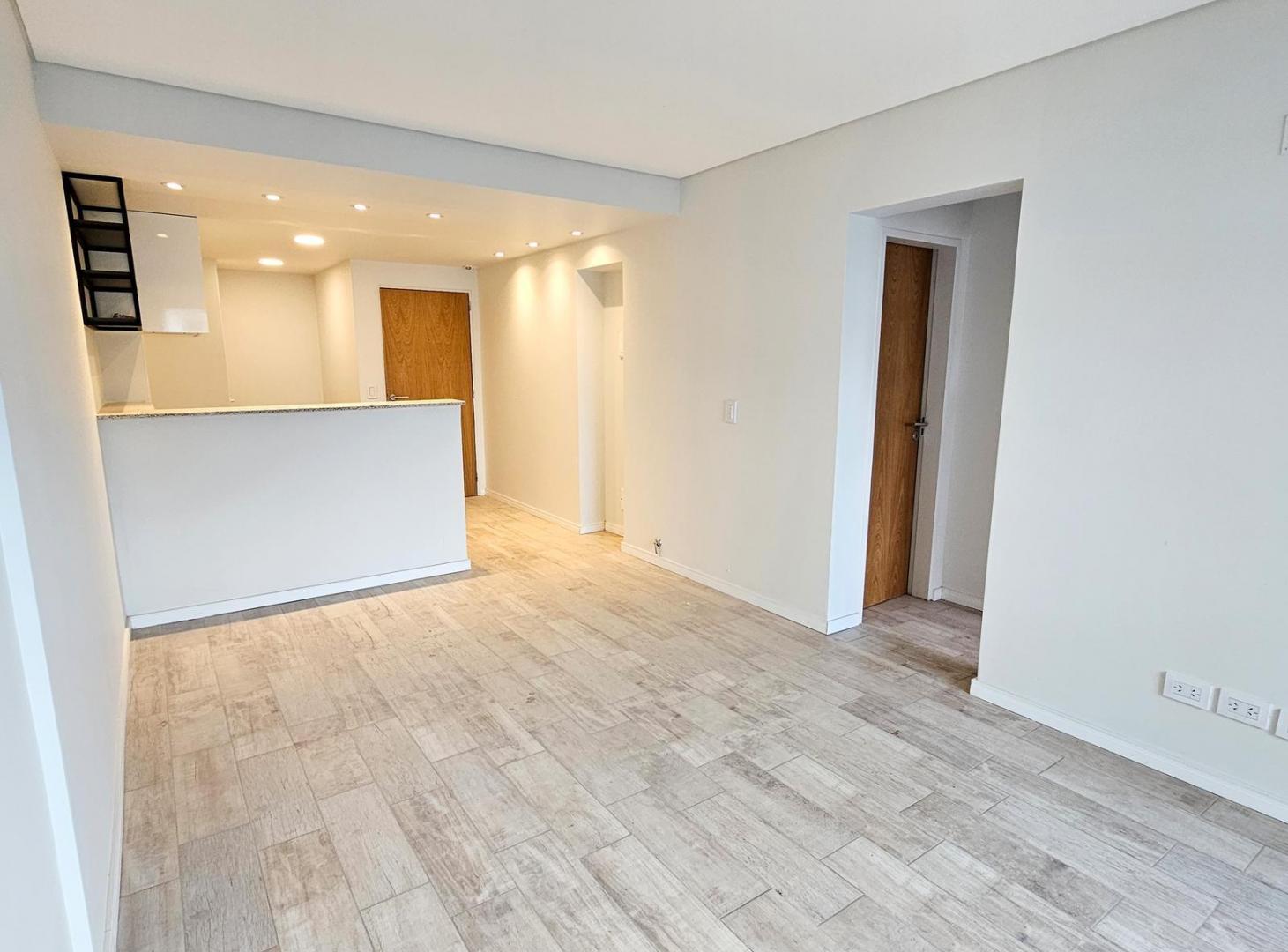 DEPARTAMENTO DE DOS DORMITORIOS VENTA SOLARIUM Y PARRILLERO CENTRO ROSARIO