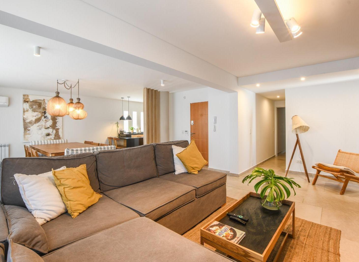 DEPARTAMENTO DE CUATRO DORMITORIOS VENTA PISO EXCLUSIVO CENTRO ROSARIO