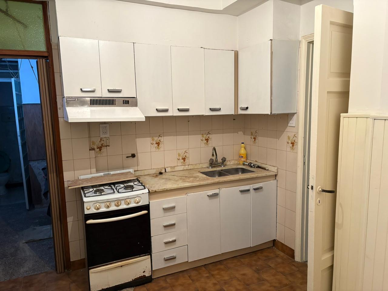 Foto de DEPARTAMENTO DE TRES DORMITORIOS POR ESCALERA VENTA CONFORT CENTRO, imagen 3