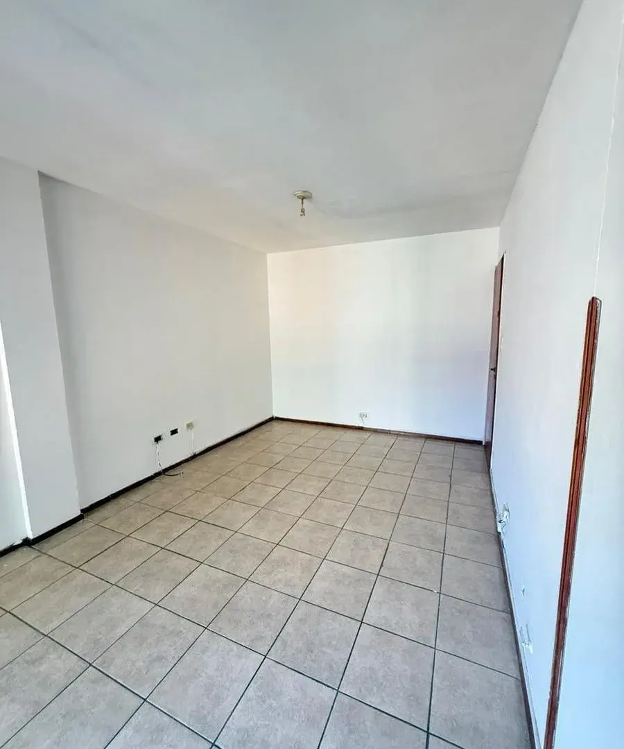San Lorenzo 3800. Un dormitorio de Escalera 1