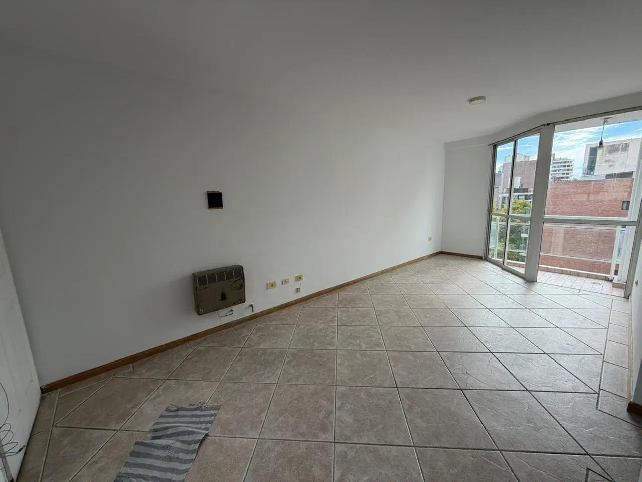 Alquiler Departamento 1 Dormitorio con Balcón - Santa Fe 2300 (Pichincha/Centro) 2