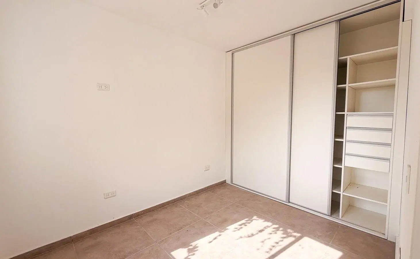 DEPARTAMENTO DE 1 DORMITORIO VENTA CONFORT ABASTO ROSARIO 5