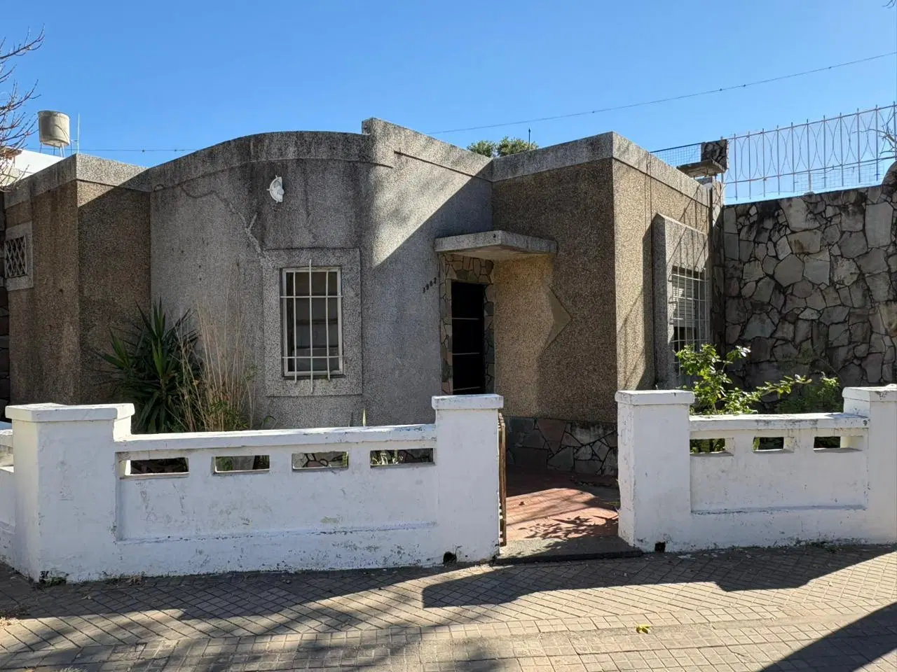 CASA DE 2 DORMITORIOS VENTA PATIO Y TERRAZA BARRIO SARMIENTO ROSARIO 1