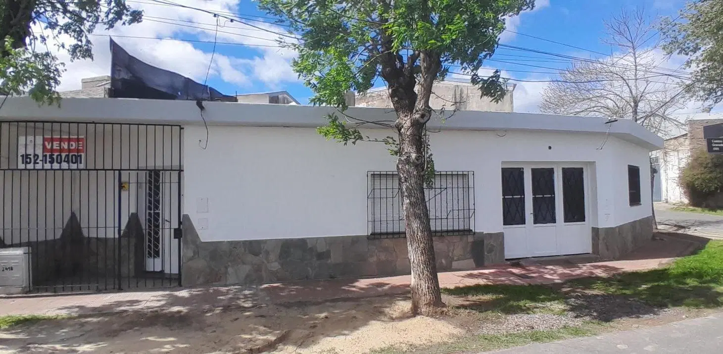 CASA DE 2 DORMITORIOS VENTA PATIO EXCLUSIVO PARQUE FIELD ROSARIO 7
