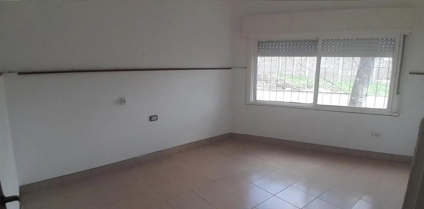 CASA DE 2 DORMITORIOS VENTA PATIO EXCLUSIVO PARQUE FIELD ROSARIO 2