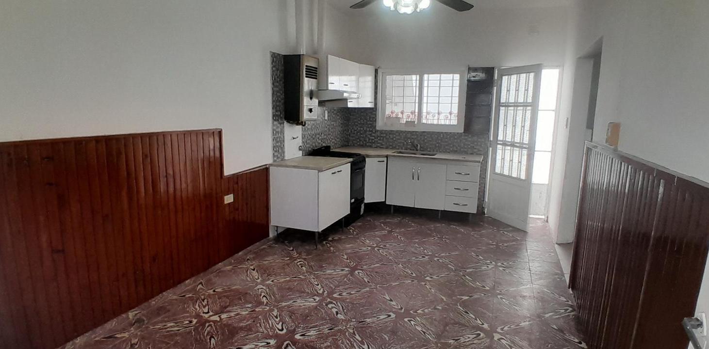 CASA DE 2 DORMITORIOS VENTA PATIO EXCLUSIVO PARQUE FIELD ROSARIO