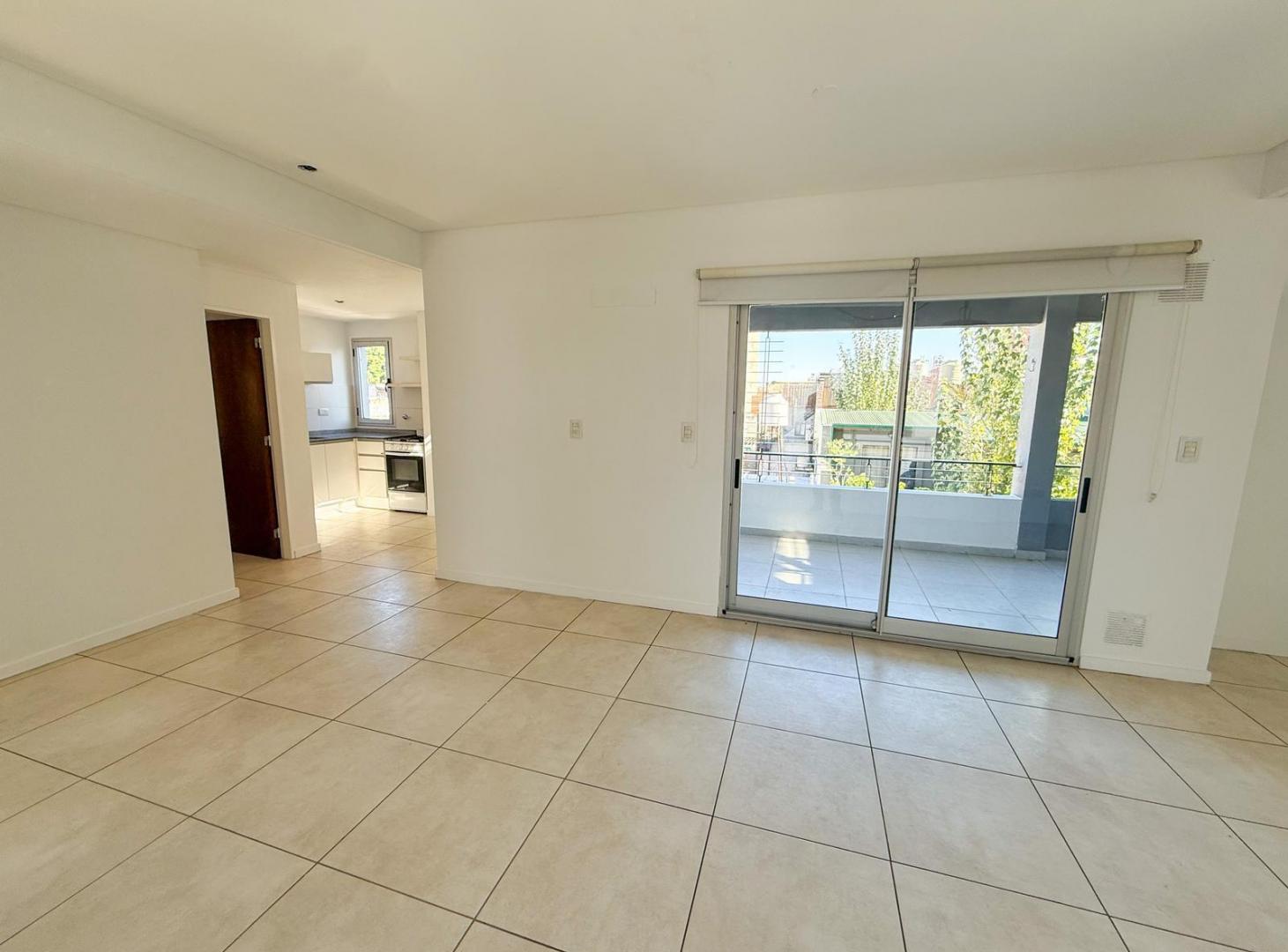 DEPARTAMENTO DE 2 DORMITORIOS VENTA BALCON CON PARRILLERO Y TERRAZA REP. DE LA SEXTA ROSARIO
