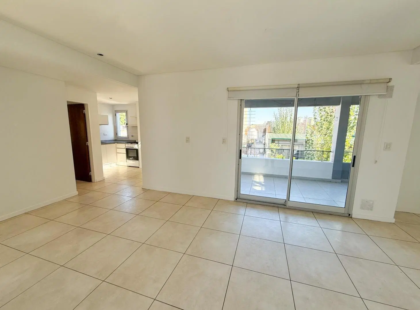 DEPARTAMENTO DE 2 DORMITORIOS VENTA BALCON CON PARRILLERO Y TERRAZA REP. DE LA SEXTA ROSARIO 3