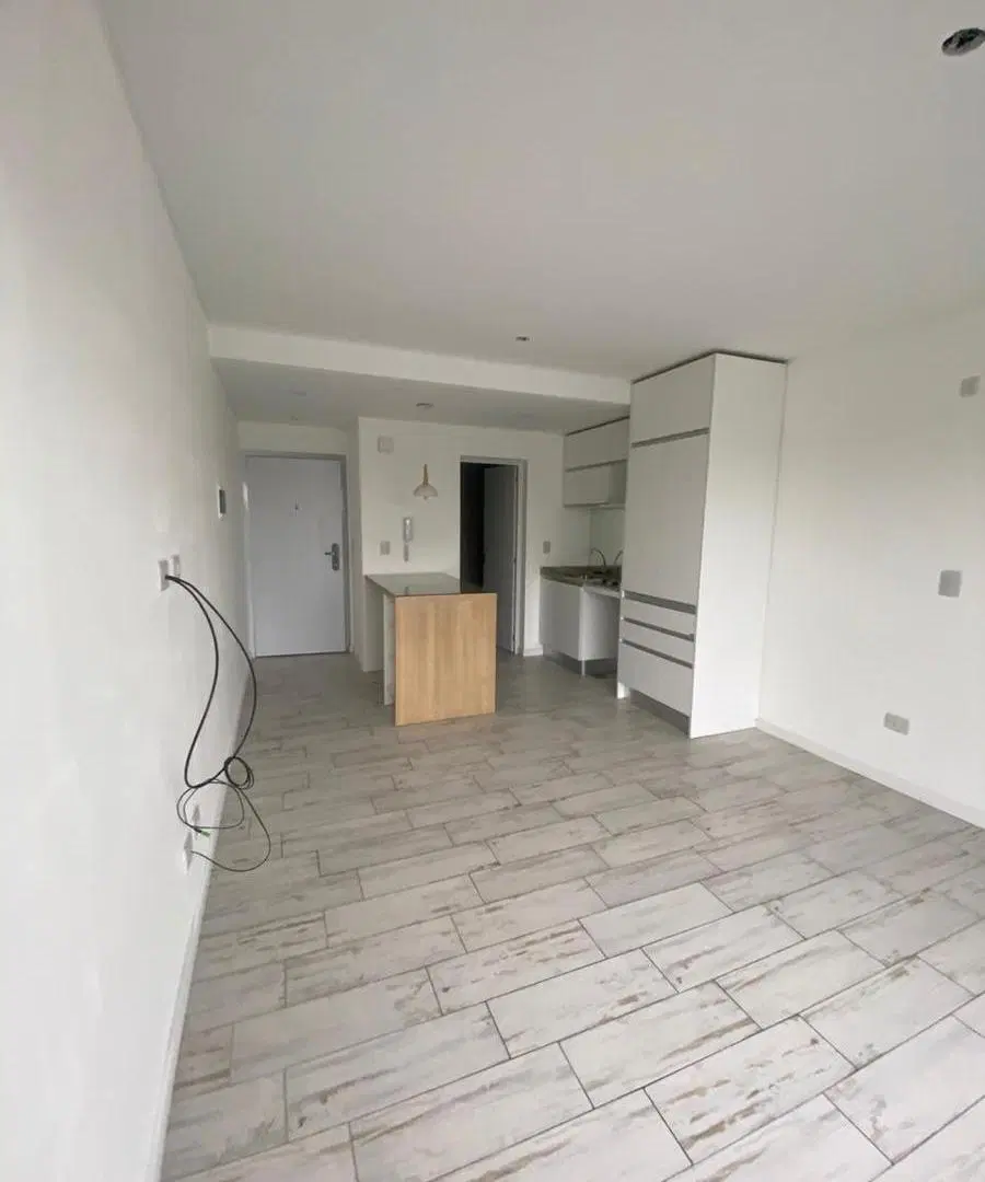 MODERNO MONOAMBIENTE  CON BALCON Y AMENITIES EN CALLE PELLEGRINI- ROSARIO 3