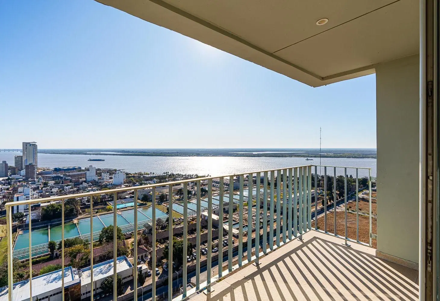 DEPARTAMENTO PREMIUM DE 2 DORMITORIOS VENTA SEGURIDAD 24HS PUERTO NORTE ROSARIO 4