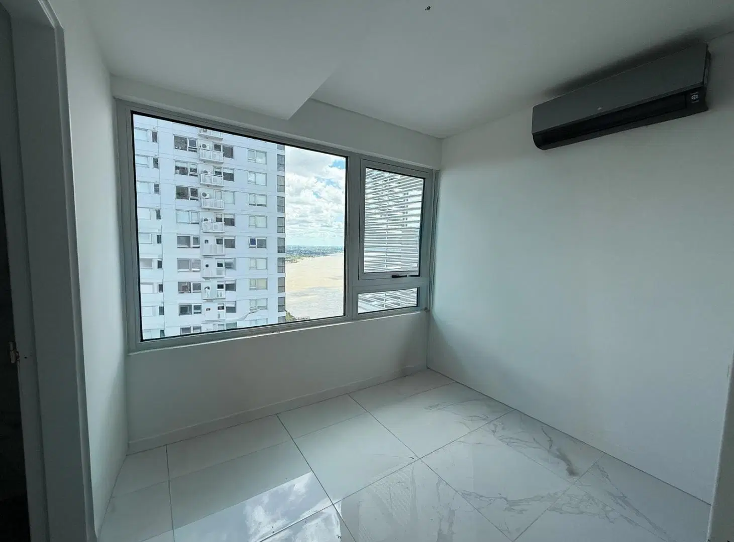 DEPARTAMENTO PREMIUM DE 3 DORMITORIOS VENTA SEGURIDAD 24HS PUERTO NORTE ROSARIO 4