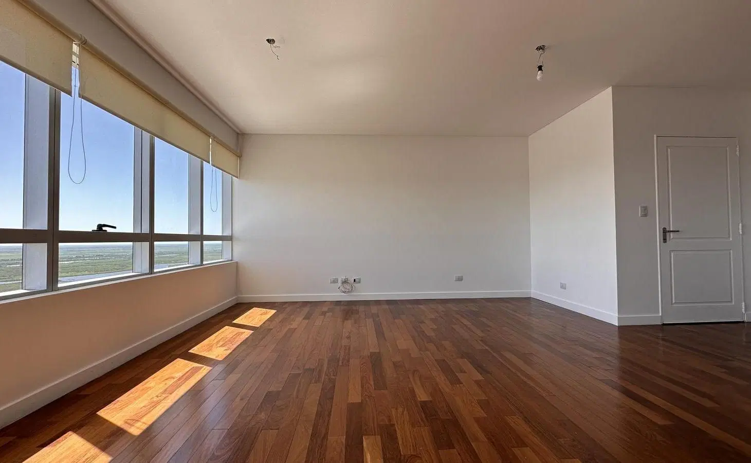 Departamento Premium de dos dormitorios con cochera y baulera- Vista al rio- Maui -Puerto Norte 3