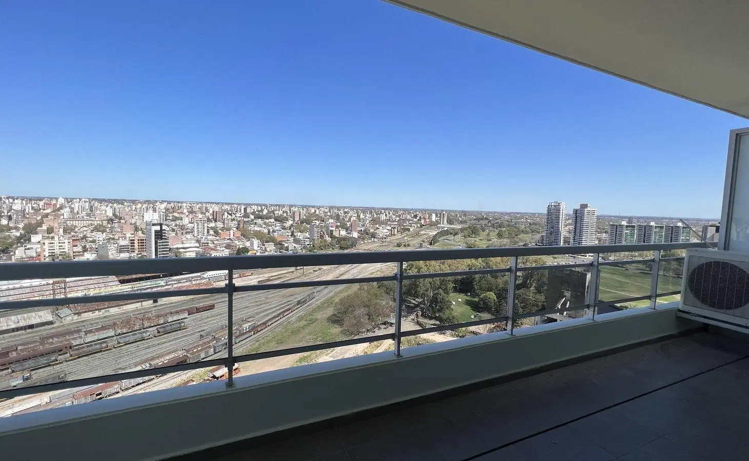 MONOAMBIENTE PREMIUM VENTA SEGURIDAD 24HS PUERTO NORTE ROSARIO 3