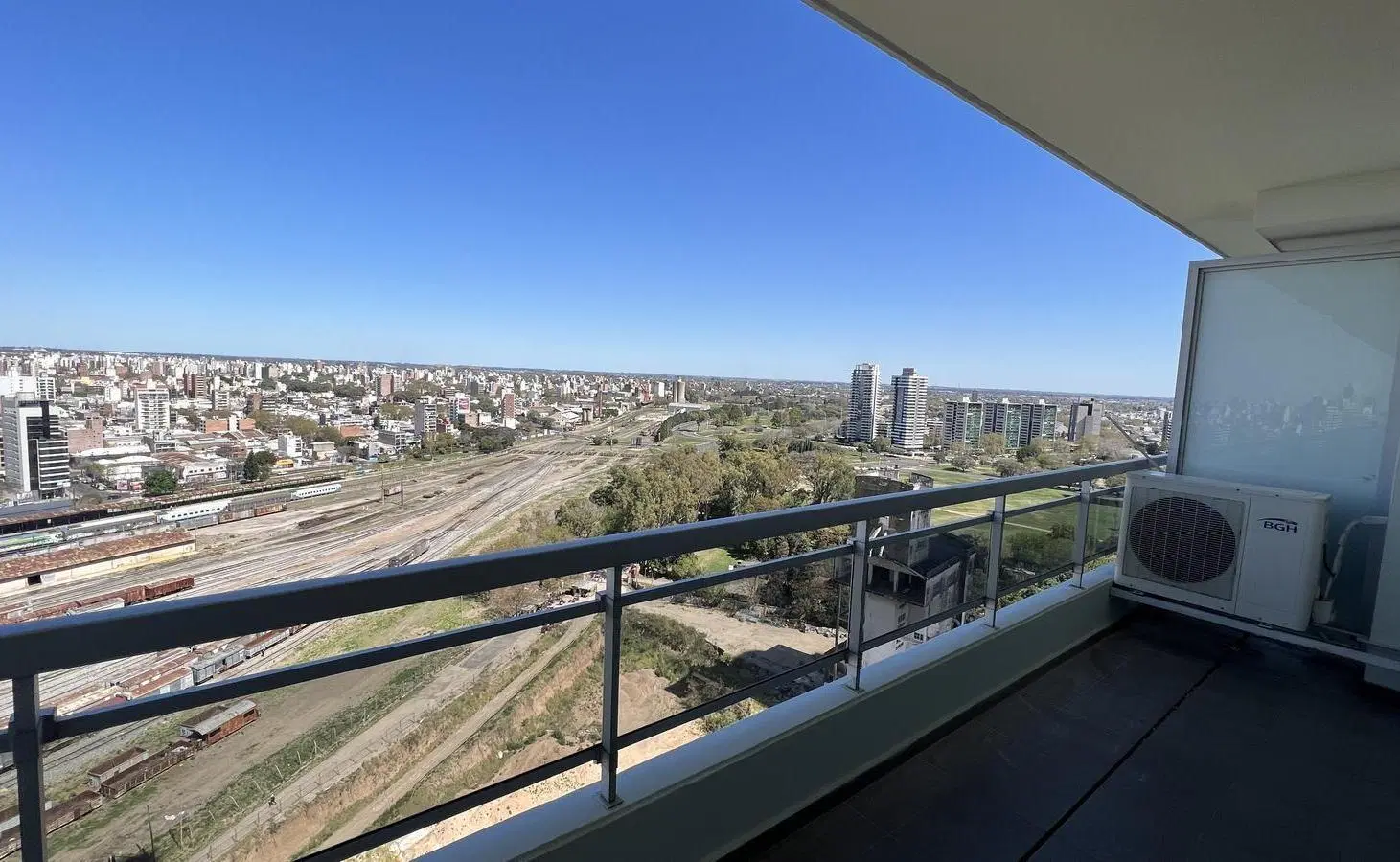 MONOAMBIENTE PREMIUM VENTA SEGURIDAD 24HS PUERTO NORTE ROSARIO 5