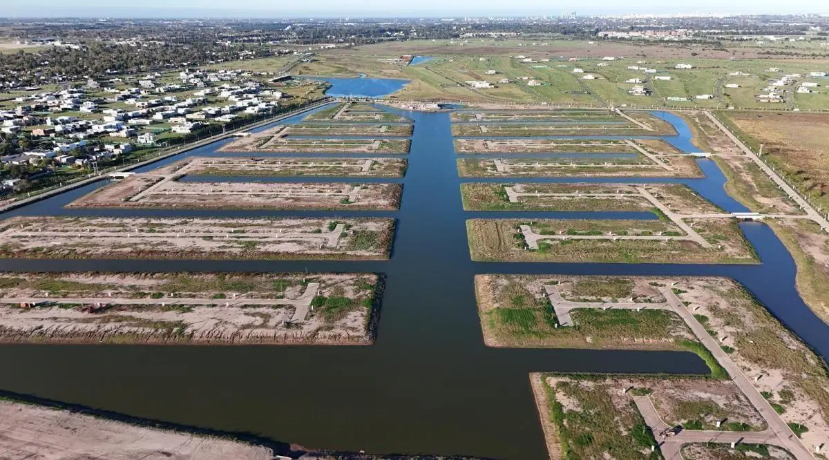 TERRENO DE 500M2 VENTA VISTA AL LAGO BARRO CERRADO FUNES 4