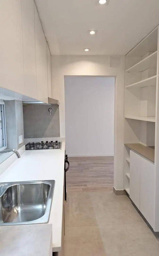 MODERNO DEPARTAMENTO DE PASILLO CON TERRAZA EXCLUSIVA -ALQUILER-BARRIO LOURDES-ROSARIO 2