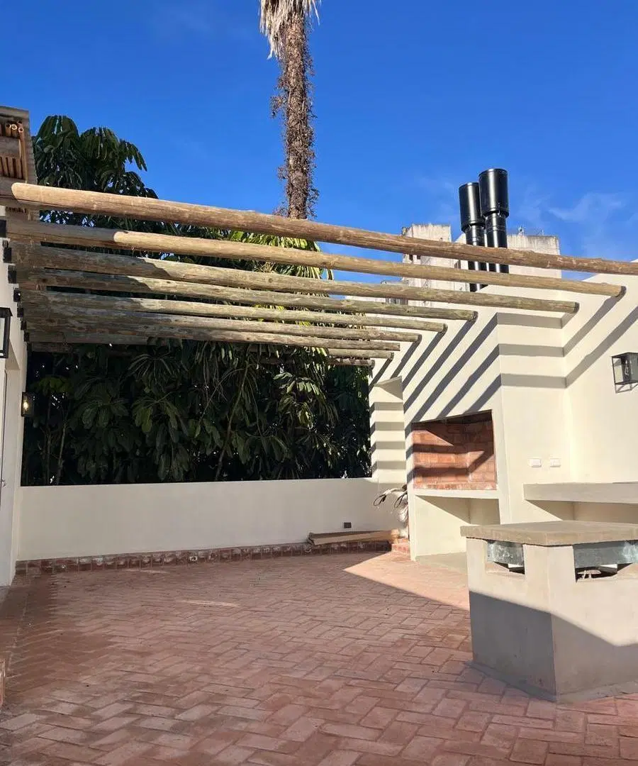 MODERNO DEPARTAMENTO DE PASILLO CON TERRAZA EXCLUSIVA -ALQUILER-BARRIO LOURDES-ROSARIO 1