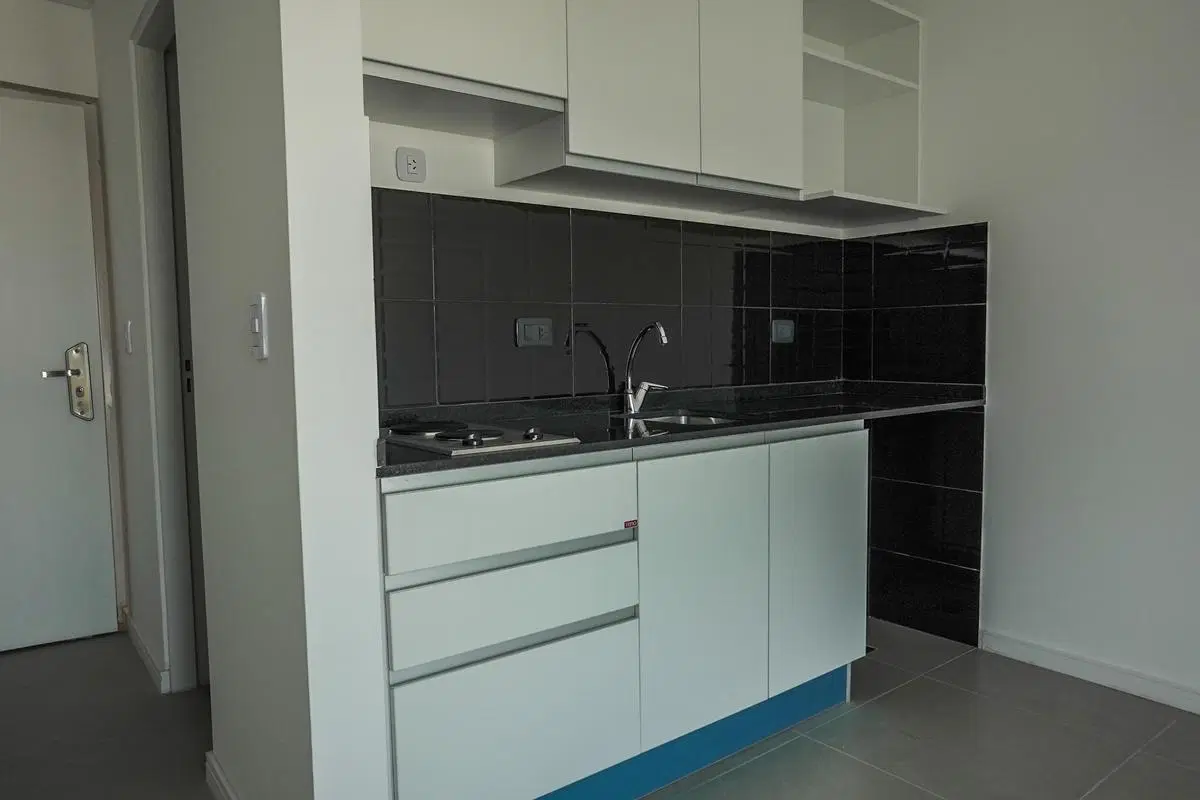MONOAMBIENTE VENTA SOLARIUM Y PARRILLERO REP. DE LA SEXTA ROSARIO 4