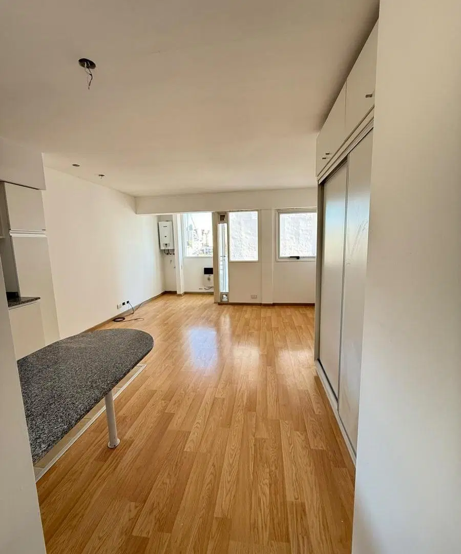 MODERNO MONOAMBIENTE EN ALQUILER EN OV LAGOS 1100. BARRIO LOURDES-ROSARO 2