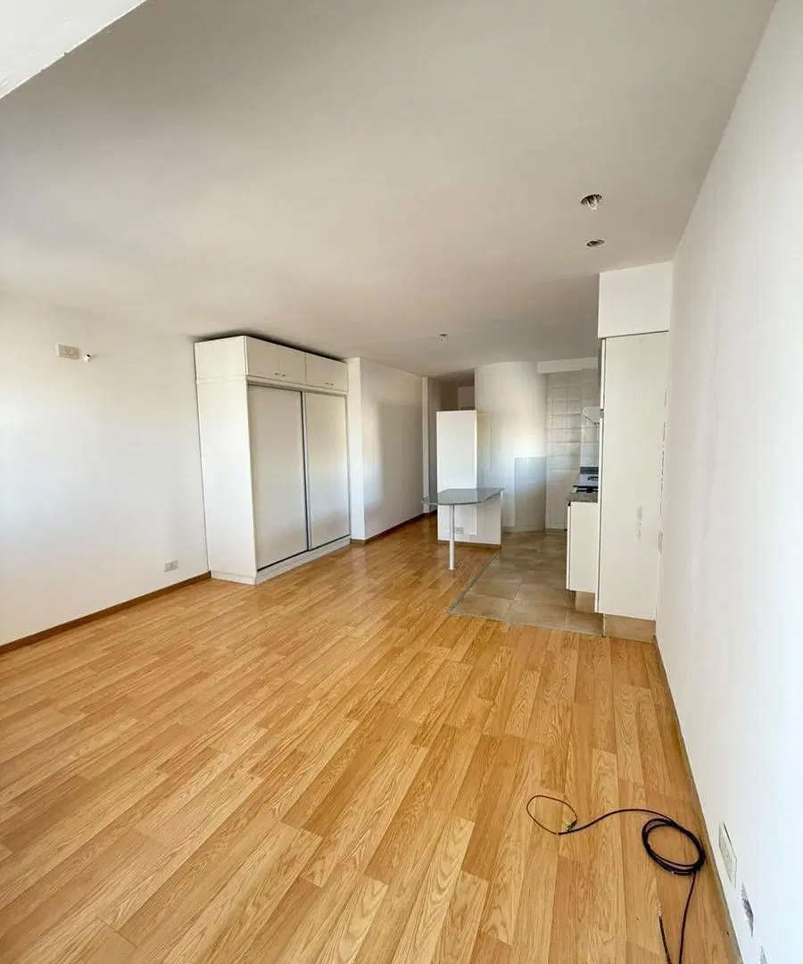 MODERNO MONOAMBIENTE EN ALQUILER EN OV LAGOS 1100. BARRIO LOURDES-ROSARO 3