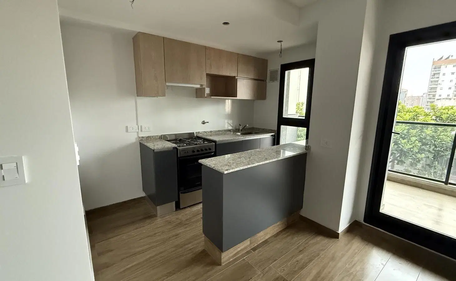 DEPARTAMENTO DE 1 DORMITORIO VENTA CONSTRUCCION RECIENTE ROSARIO ABASTO 5