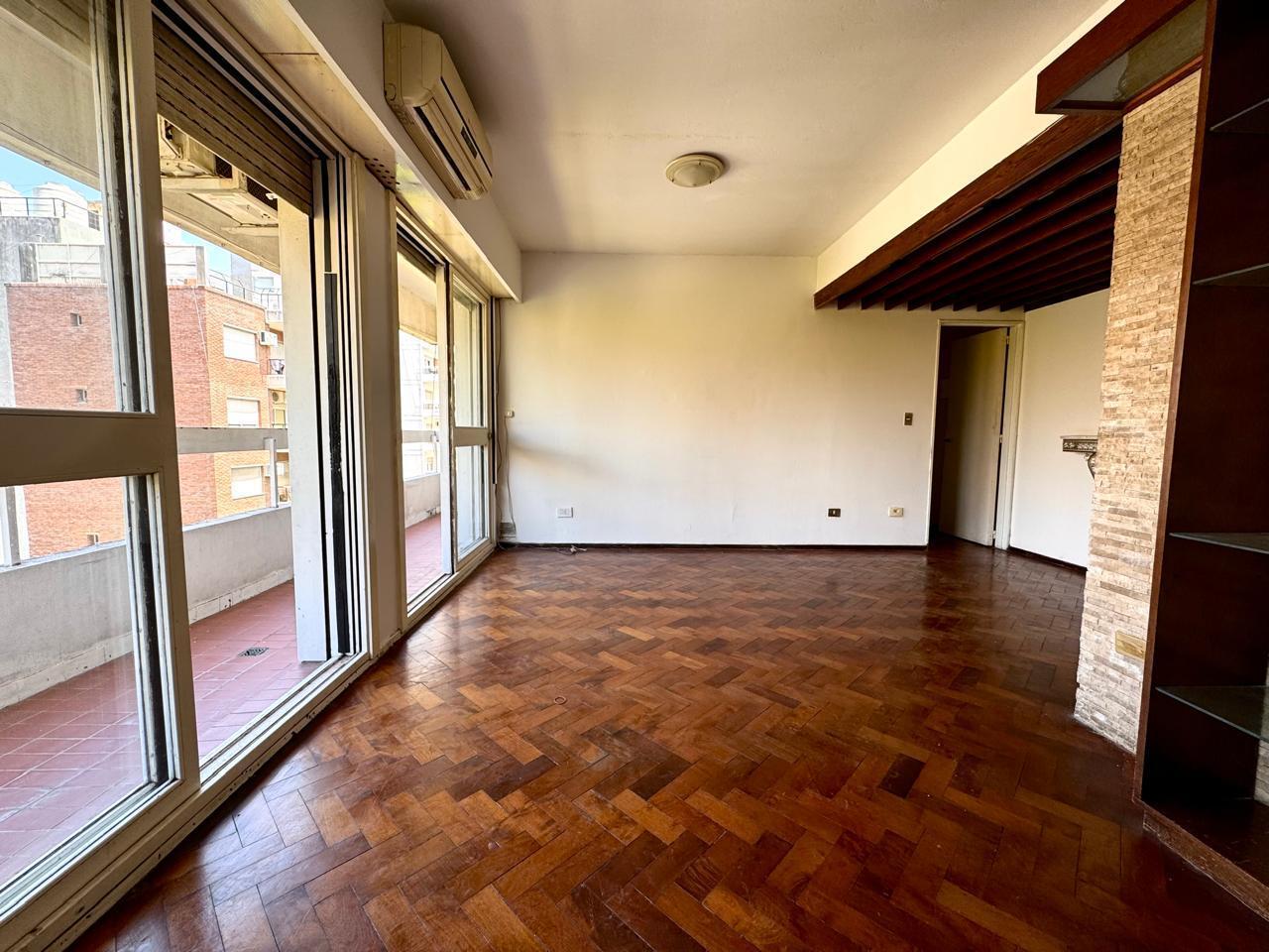 Foto de DEPARTAMENTO DE DOS DORMITORIOS VENTA BALCON ATERRAZADO CENTRO ROSARIO, imagen 3