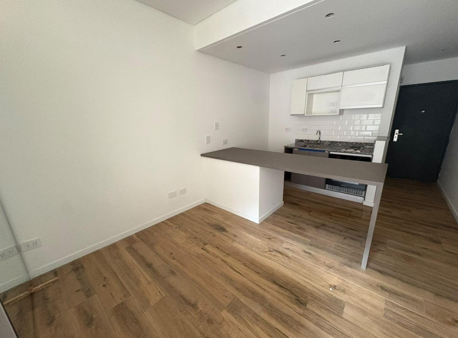 Foto de ALQUILER MONOAMBIENTE CON PATIO Y AMENITIES - PICHINCHA-ROSARIO, imagen 1