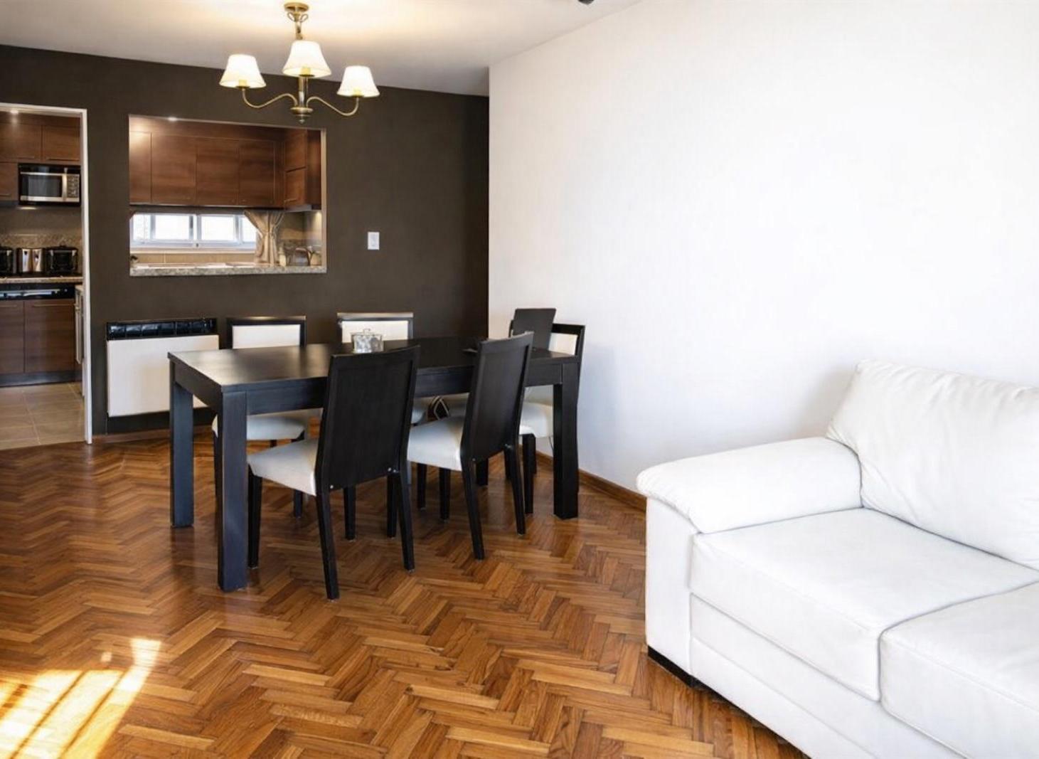 Foto de DEPARTAMENTO DE 2 DORMITORIOS VENTA TOTALMENTE RECICLADO CENTRO ROSARIO, imagen 1