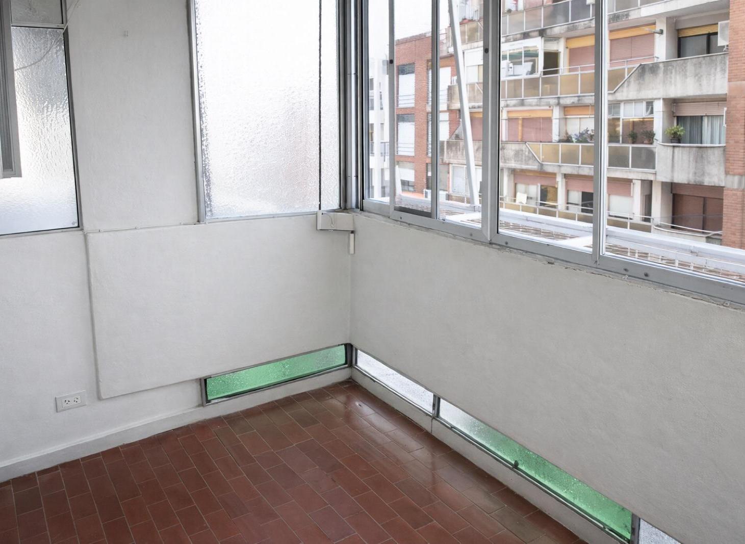 Foto de DEPARTAMENTO DE 2 DORMITORIOS VENTA TOTALMENTE RECICLADO CENTRO ROSARIO, imagen 4
