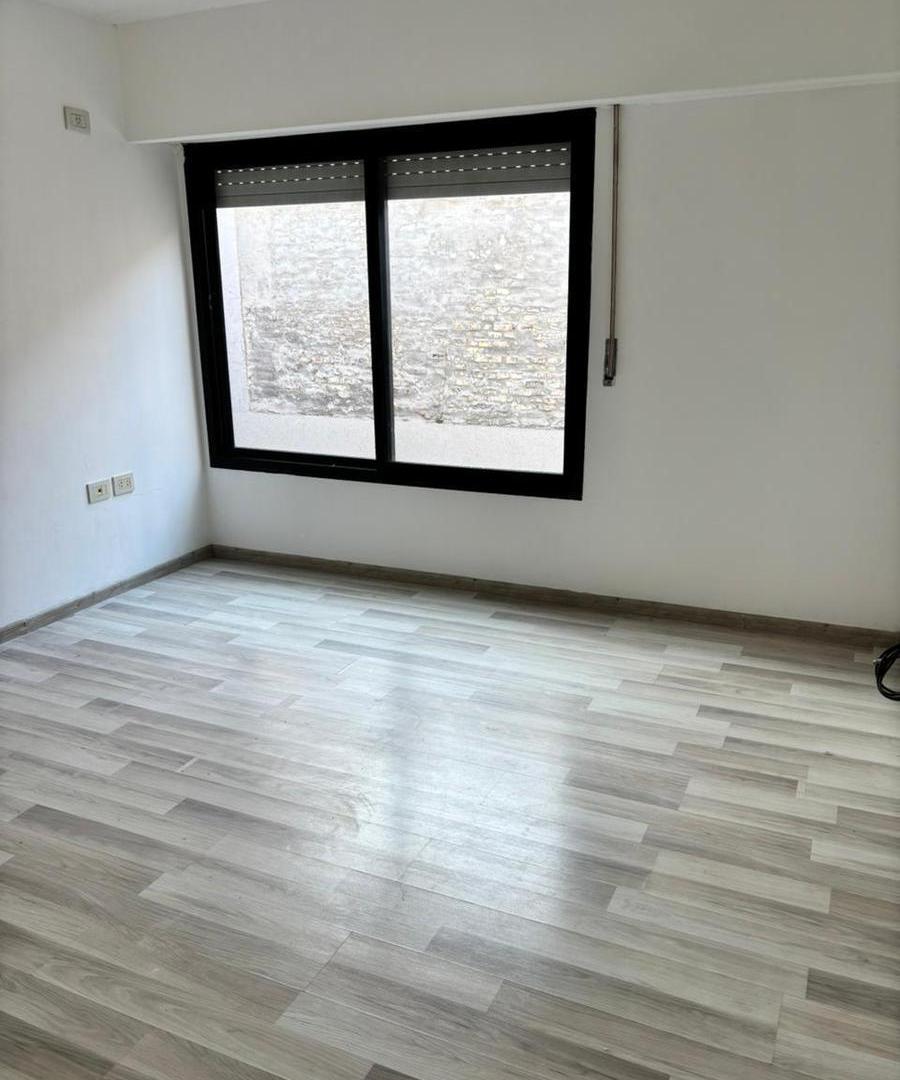 Foto de DEPARTAMENTO DUPLEX DE 1 DORMITORIO VENTA PATIO EXCLUSIVO ECHESORTU, imagen 4