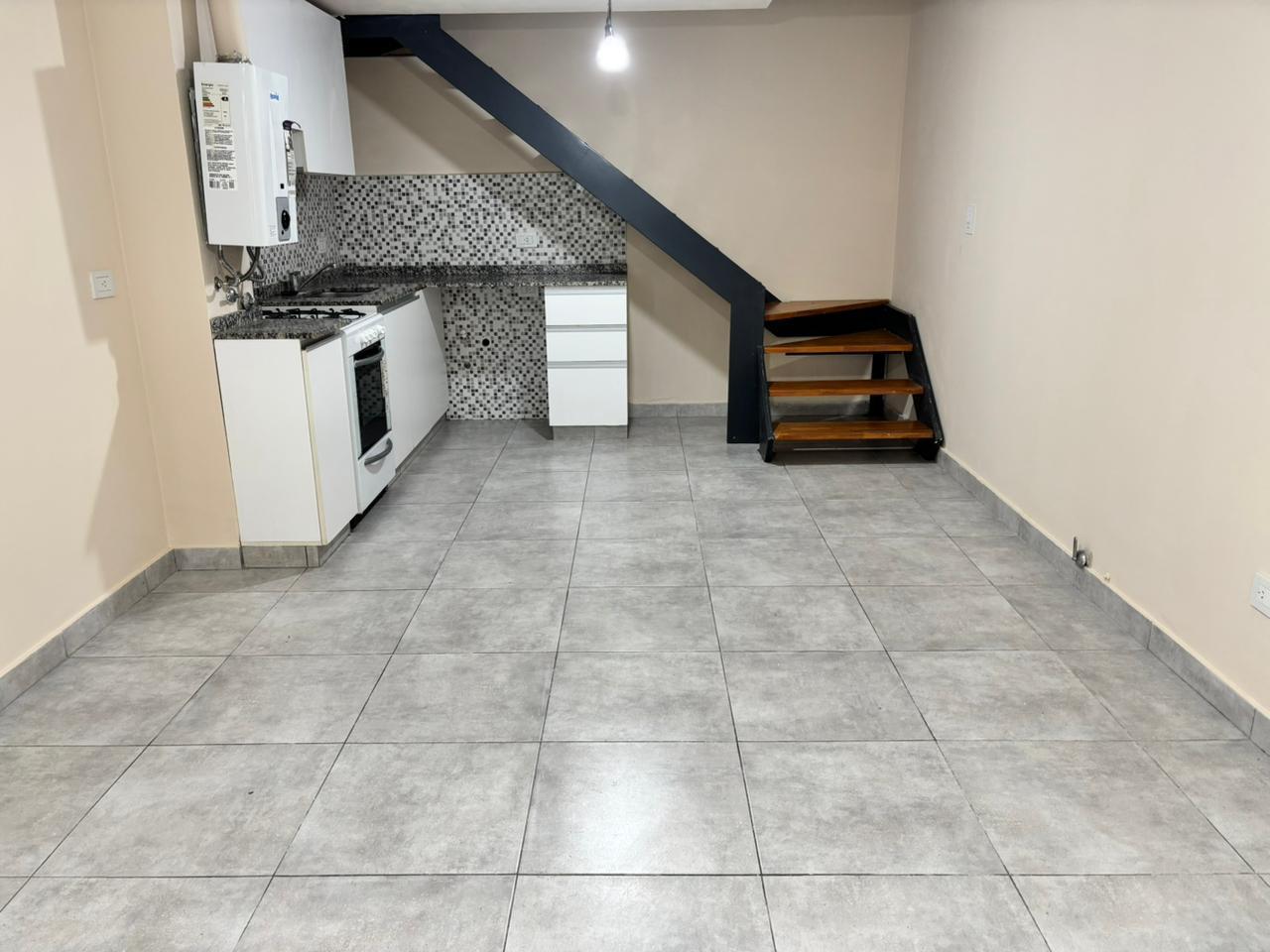 Foto de DEPARTAMENTO DUPLEX DE 1 DORMITORIO VENTA PATIO EXCLUSIVO ECHESORTU, imagen 1