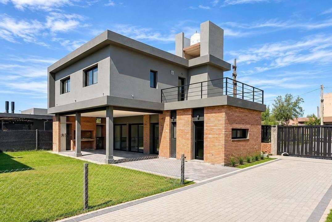Foto de CASA DE 2 DORMITORIOS VENTA JARDIN EXCLUSIVO ROLDAN ROSARIO, imagen 5