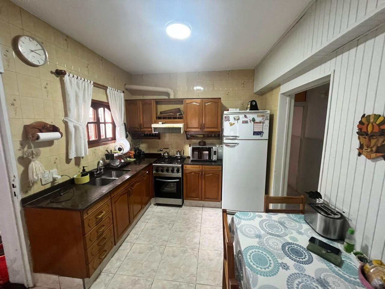 Foto de CASA DE 3 DORMITORIOS VENTA JARDIN CON QUINCHO BARRIO SARMIENTO ROSARIO, imagen 4