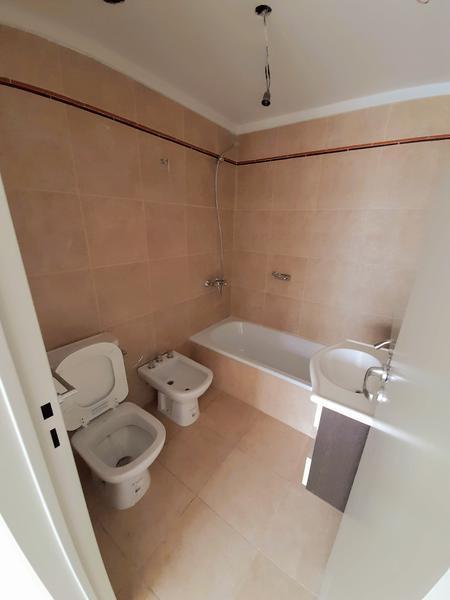 Foto de Venta Departamento. Zona Costanera Central. Rosario, imagen 2