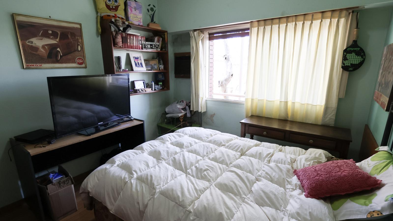 Venta Departamento tres dormitorios con balcón. España y Hospitales.