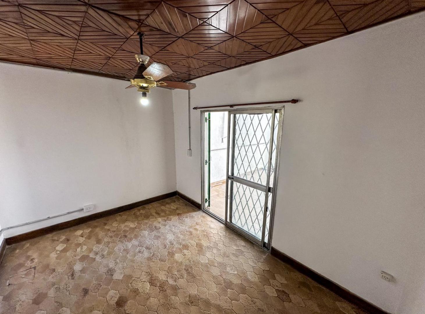 Venta Casa dos dormitorios. Bv Segui y Bv Oroño