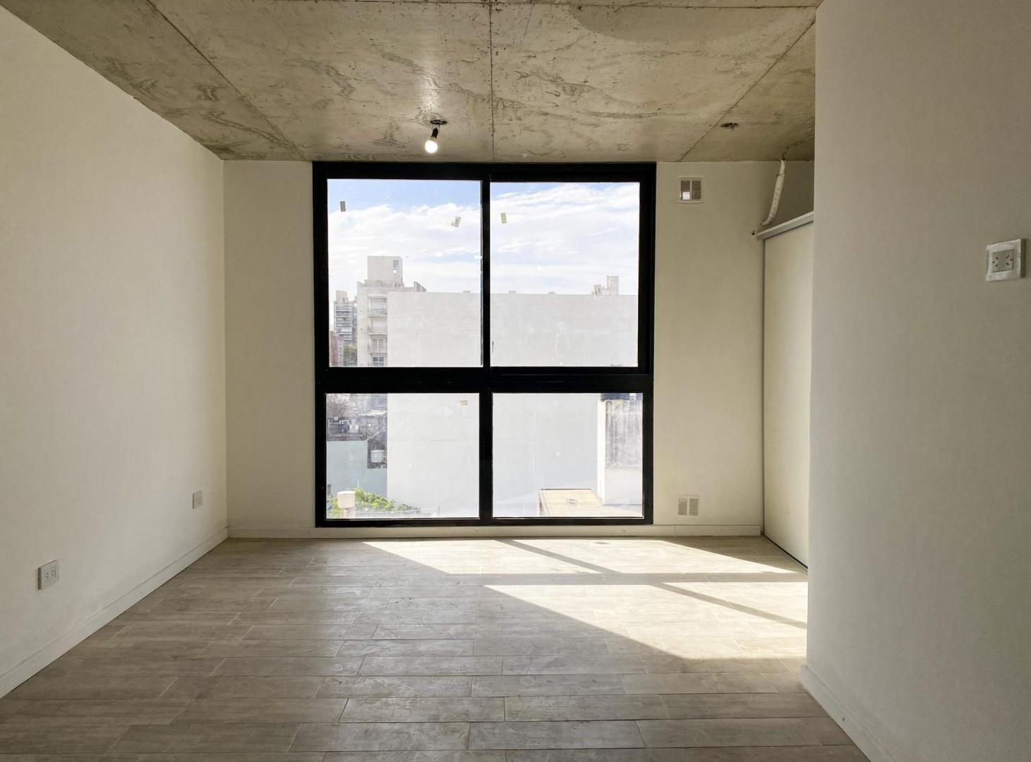 Venta monoambiente semi nuevo en Abasto. Ituzaingo al 1800