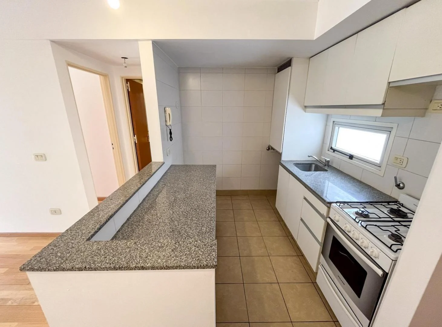 Foto de Alquiler Departamento un dormitorio. España al 300 - Zona Centro, imagen 4