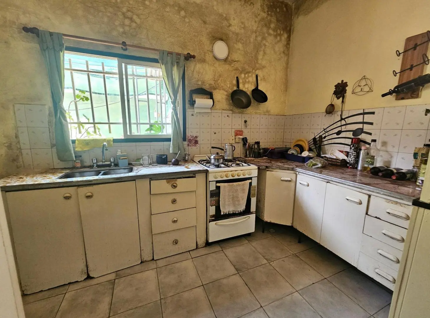 Venta Casa tres dormitorios. Almafuerte 1600 2