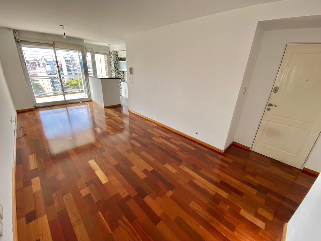 Foto de Alquiler Departamento 2 Dormitorios con cochera - Centro - Rosario, imagen 2
