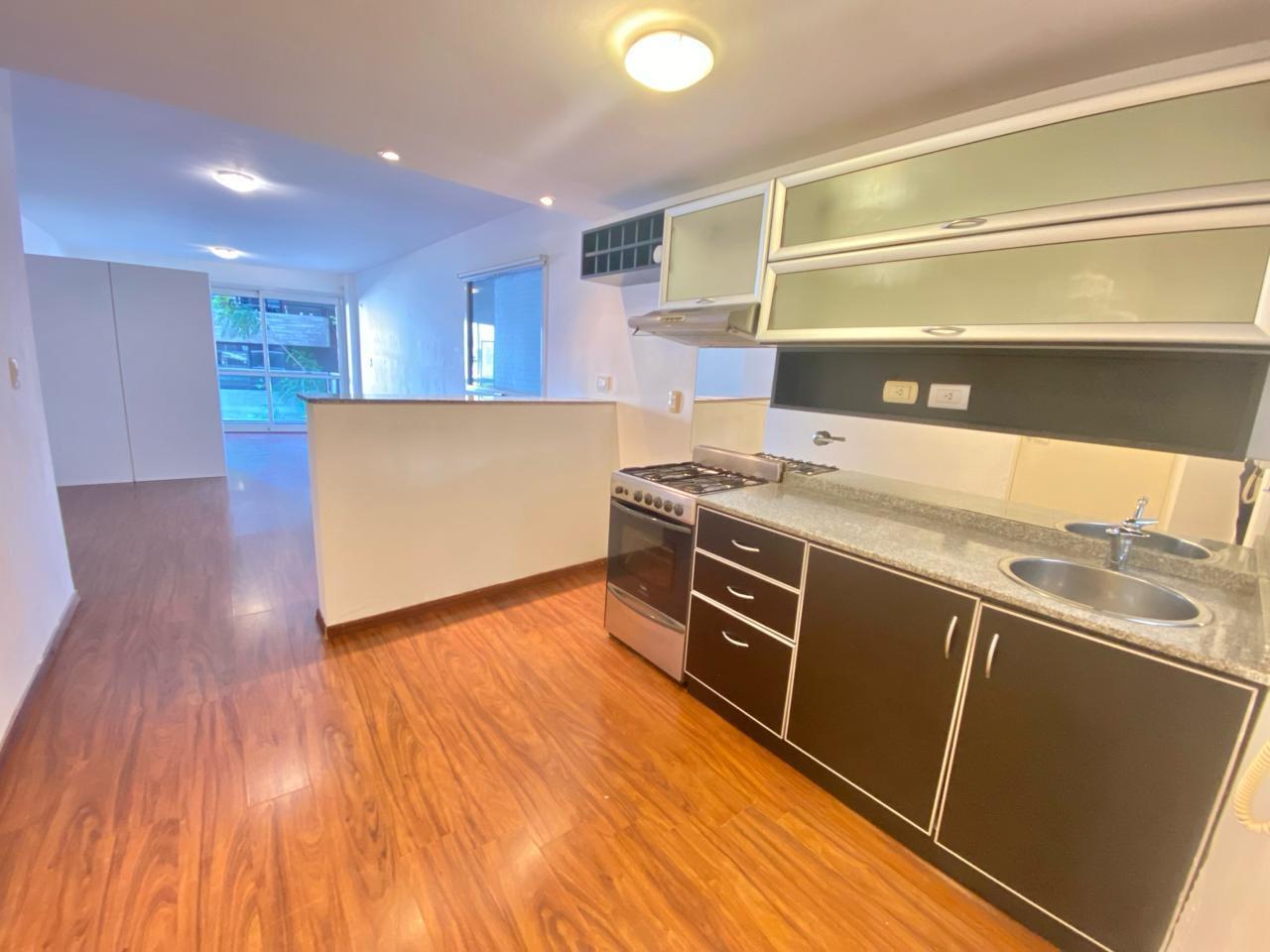 Alquiler Loft con balcón. Dorrego y Guemes