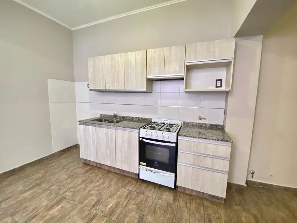 Alquiler Casa 2 Dormitorios con garage - Pje Vigil 400 (Alem 2900) 3