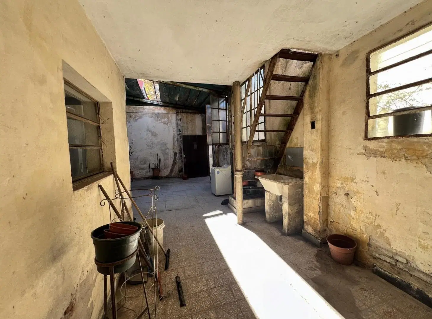 Venta Casa interna a reciclar en Pichincha 3