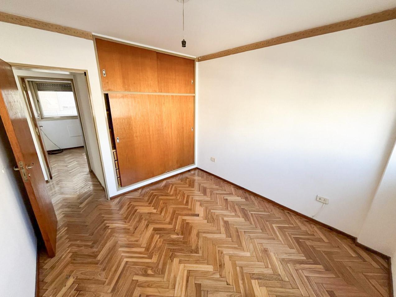 Alquiler Departamento 3 dormitorios con cochera - Dorrego 1100