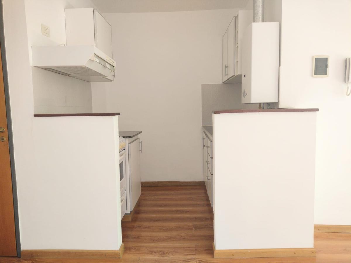 Foto de Alquiler Departamento 1 Dormitorio al frente con balcón. Urquiza 3900, imagen 2