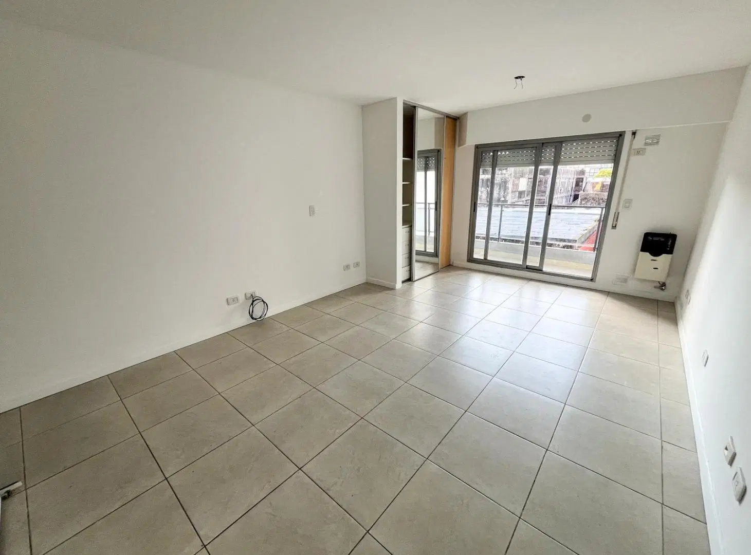 Alquiler Monoambiente con balcón. Mendoza al 2100. 5