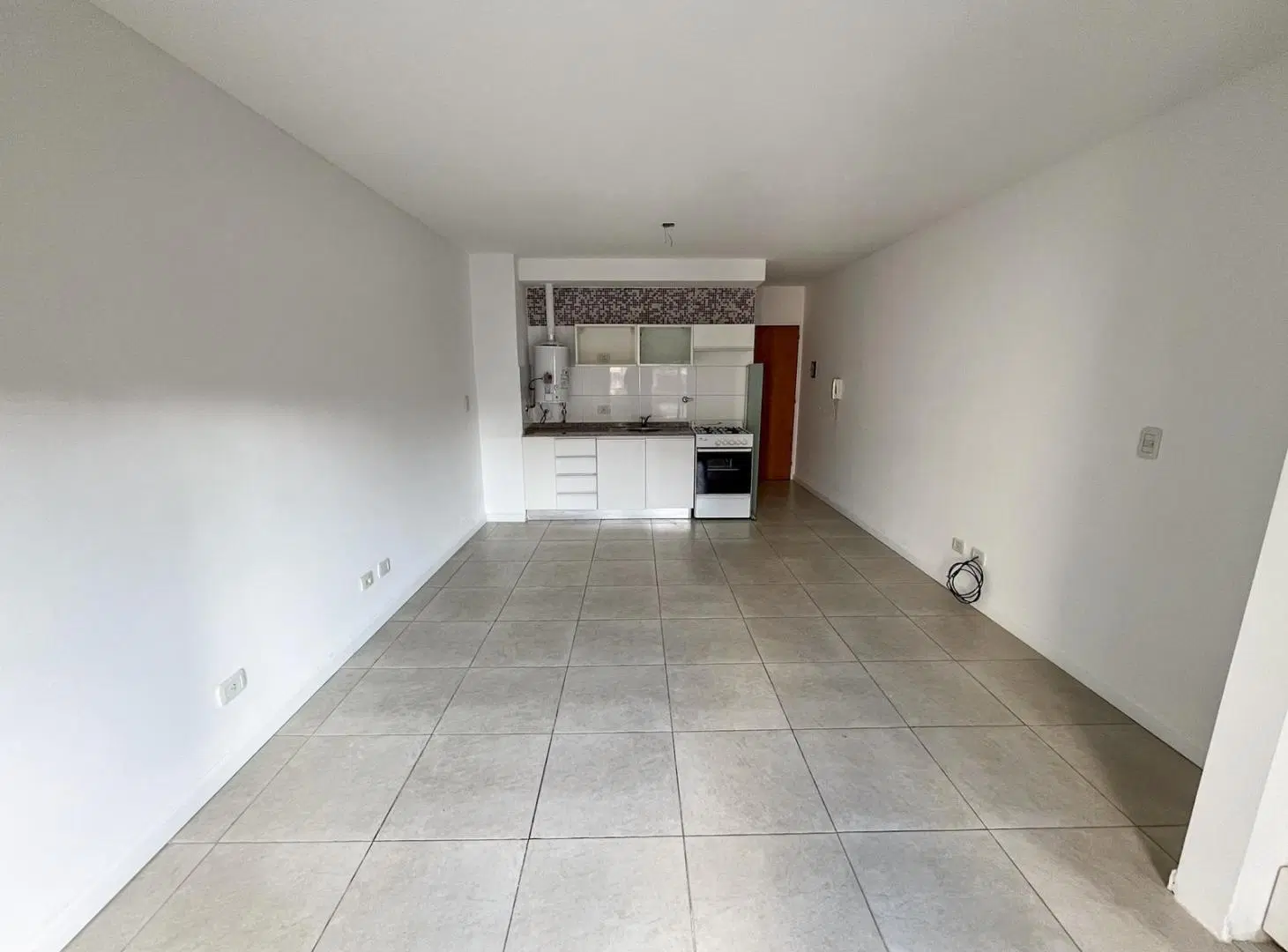 Alquiler Monoambiente con balcón. Mendoza al 2100. 4